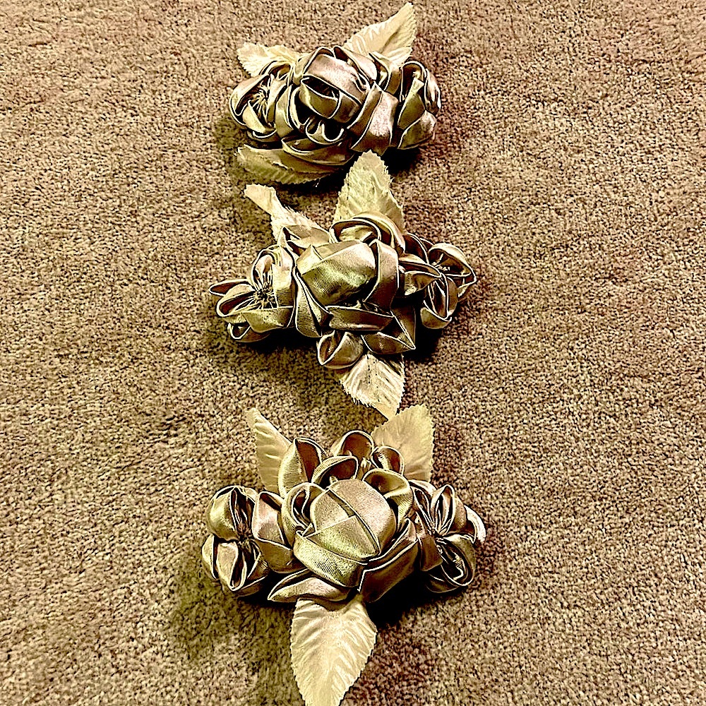 Cream Floral Hair Accessories with Elegant Petals and Leaf Details 6 for $16